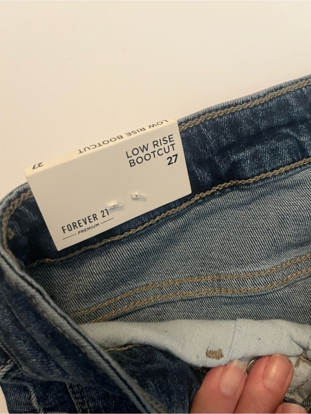 Forever 21 Women's low rise boot cut NWT jeans size 27 - Picture 4 of 7